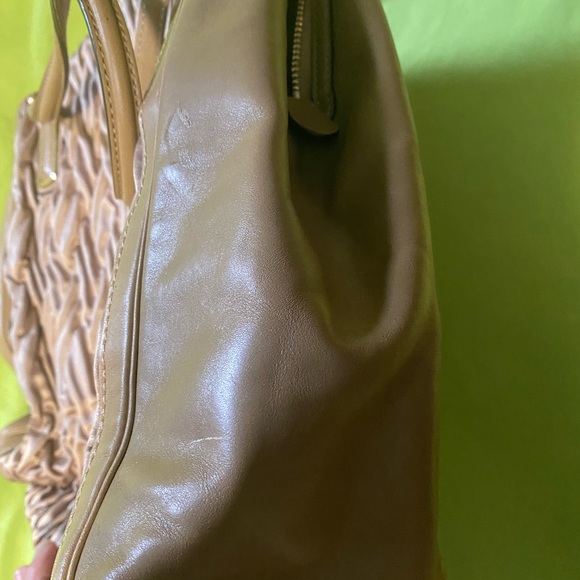 Silk and leather nude coach purse in perfect condition - Picture 8 of 9
